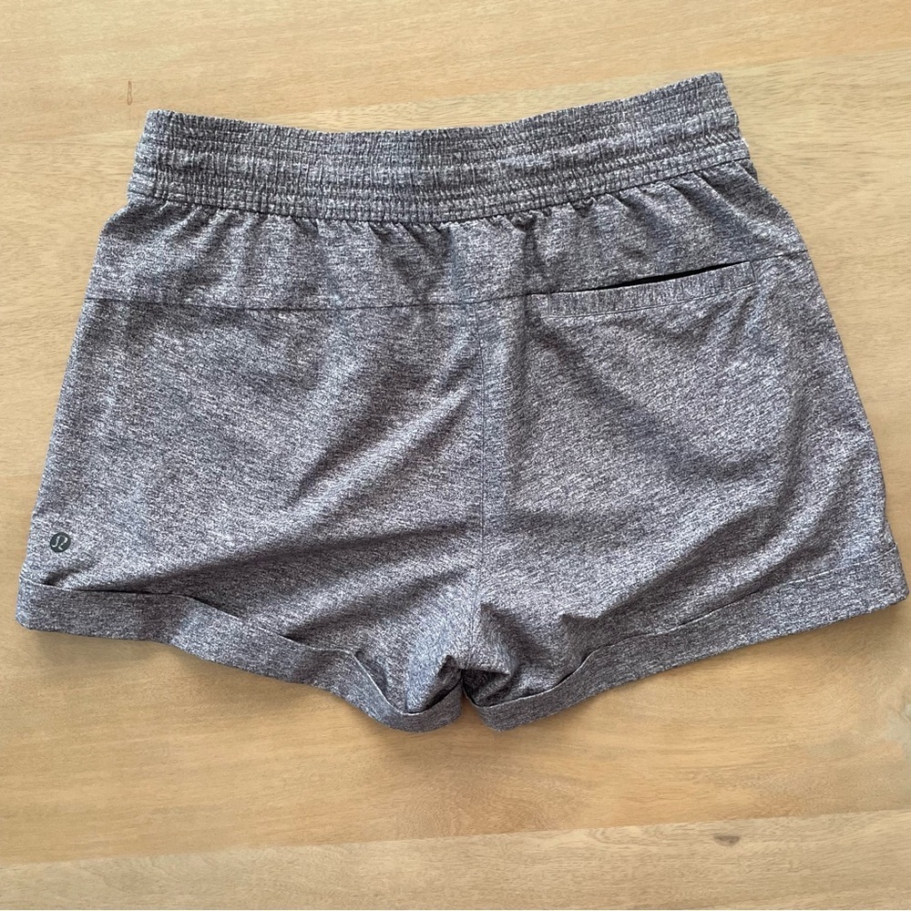 Women’s Lululemon Spring Break Away Short Heather Lux Multi Black - Picture 5 of 11